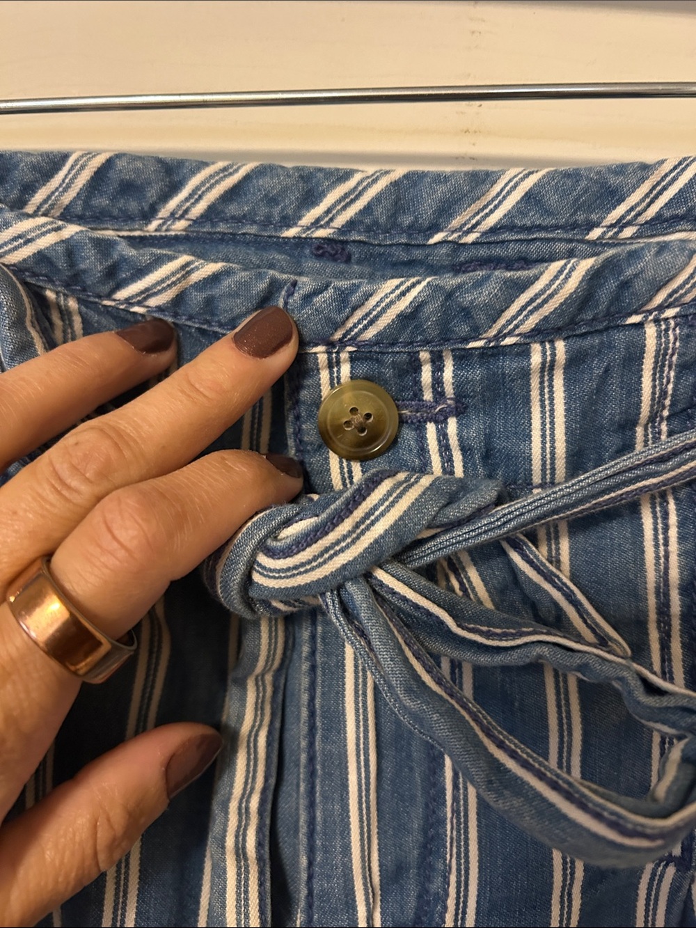 American Eagle Outfitters Blue and White Striped Wide-Leg Tie-Waist Pants - Picture 3 of 5